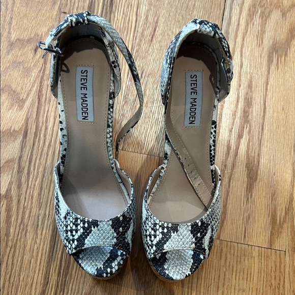 Steve Madden Snakeskin Patterned Heels - Picture 1 of 6